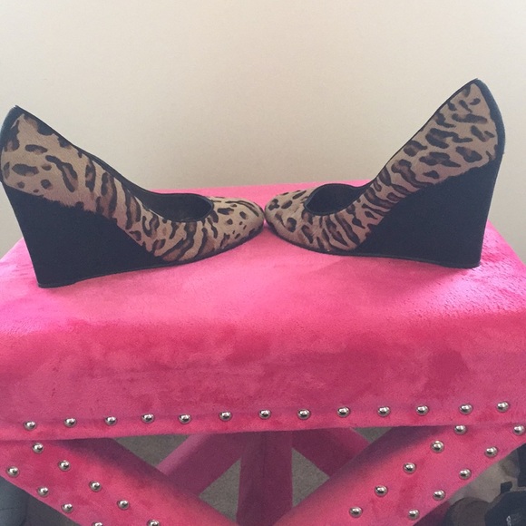 Stuart Weitzman animal print wedges - Picture 4 of 4